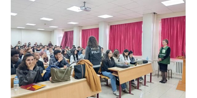 Kars'ta Gençlere Bağımlılık Uyarısı: Yeşilay ve Polis El Ele